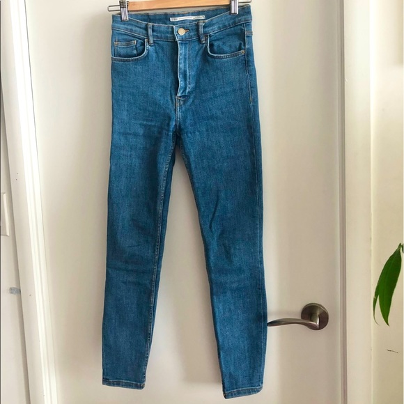5/$20 High-rise skinny jeans, size 4 - Picture 3 of 8